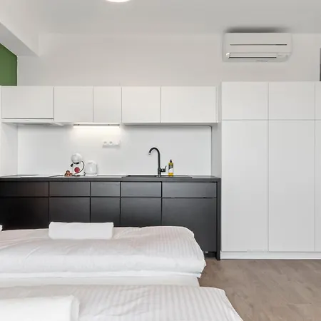 Lam Olive - Ac - Castle View