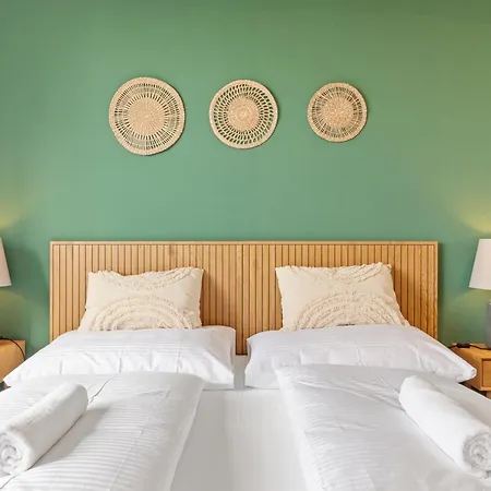 Lam Olive - Ac - Castle View * Bratislava