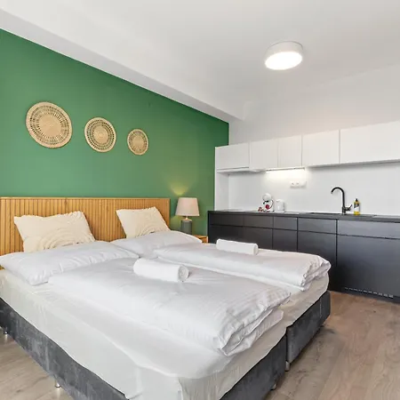 Lam Olive - Ac - Castle View Братислава