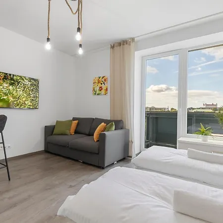 Lam Olive - Ac - Castle View Апартаменты *