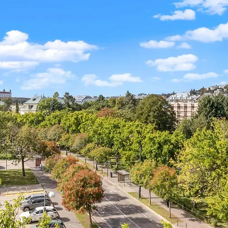 Lam Olive - Ac - Castle View Братислава